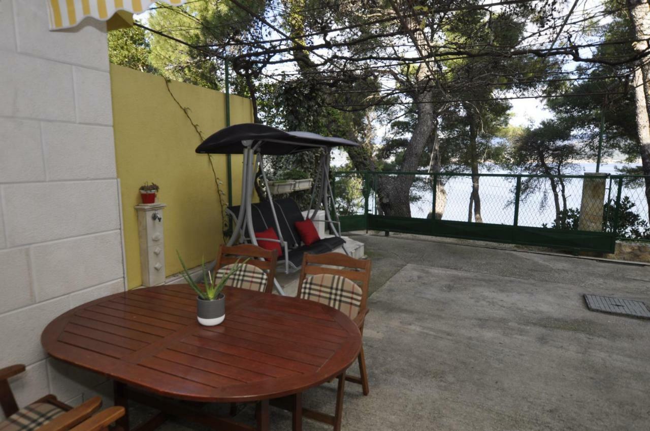 Apartment Toya Slatine Exterior foto