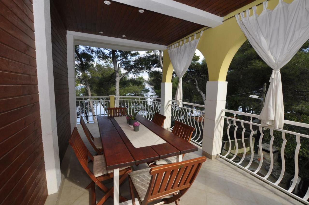 Apartment Toya Slatine Exterior foto