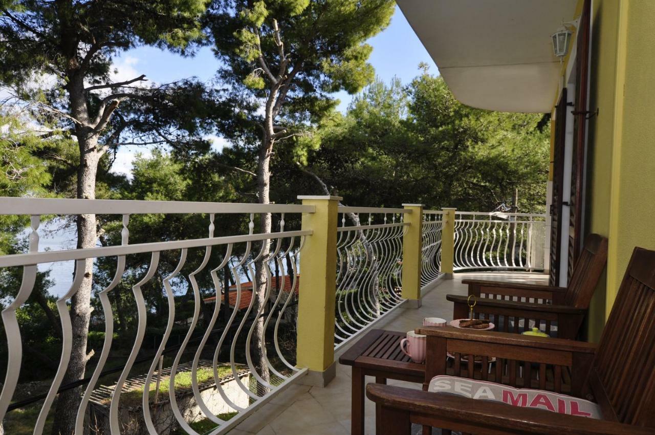 Apartment Toya Slatine Exterior foto